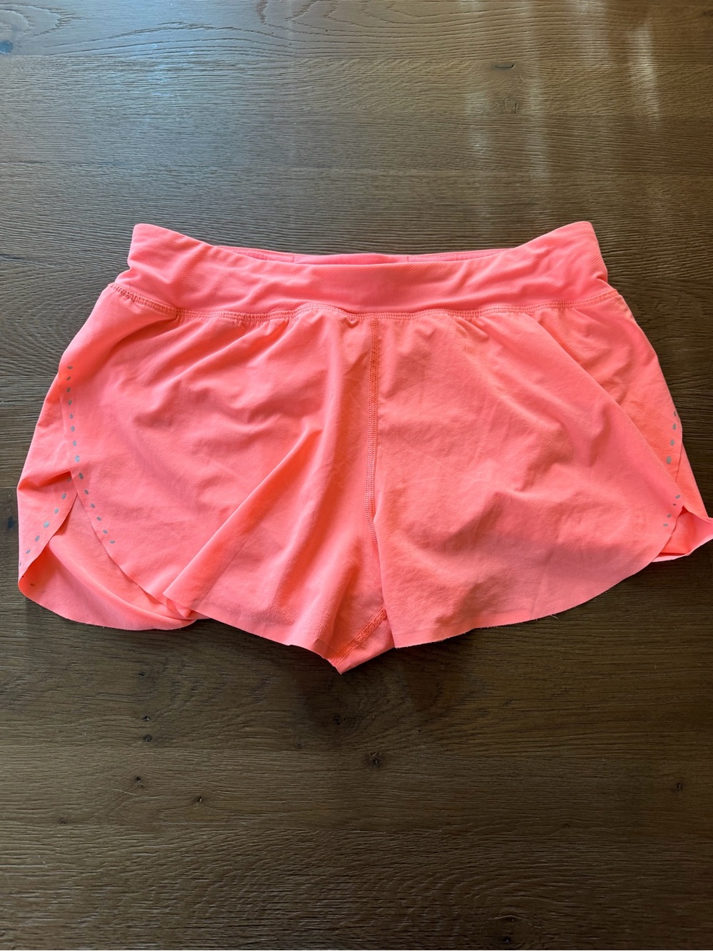 lululemon Hotty Hot Shorts – Size 8 – Coral Pink